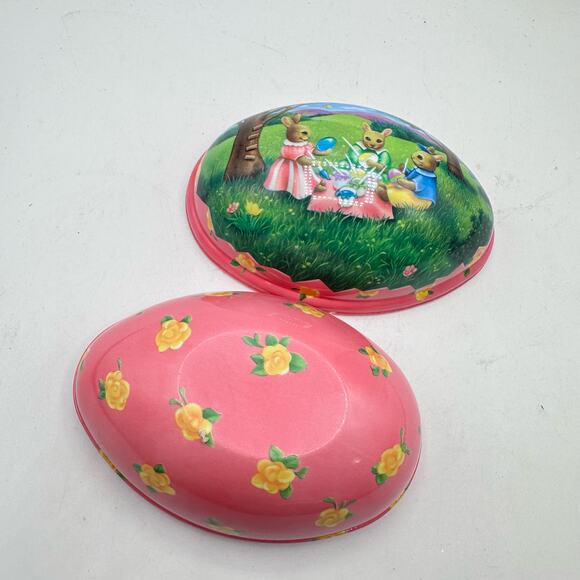 Vintage Plastic Easter Egg Containers Bunny Picnic - Picture 3 of 6